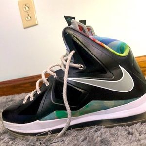 Lebron 10 prizms size 9.5